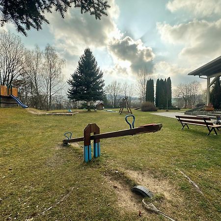 Hotel Am Laerchenberg I Fruehstueck, Wlan, Parkplatz Schirgiswalde-Kirschau Dış mekan fotoğraf