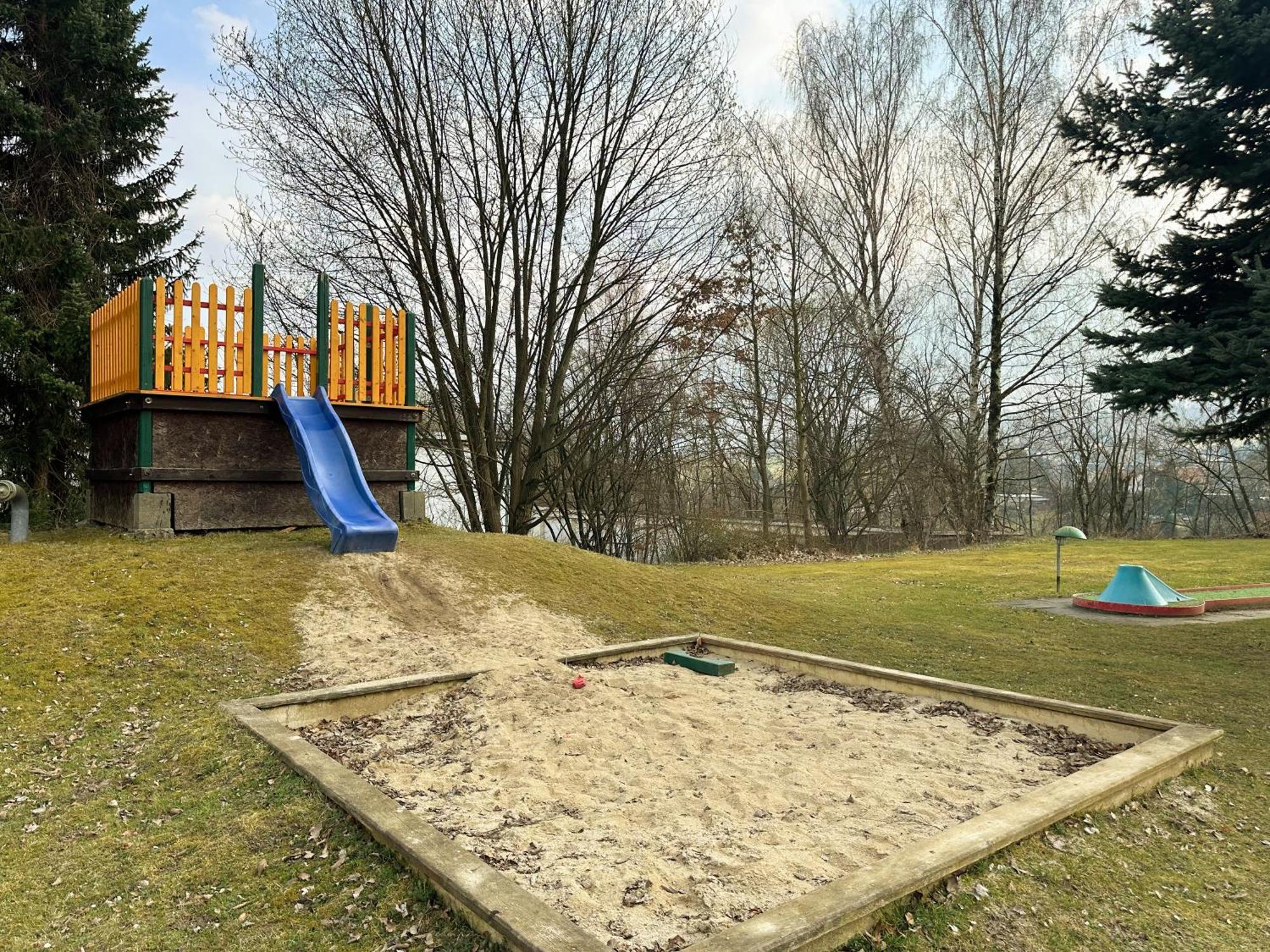 Hotel Am Laerchenberg I Fruehstueck, Wlan, Parkplatz Schirgiswalde-Kirschau Dış mekan fotoğraf