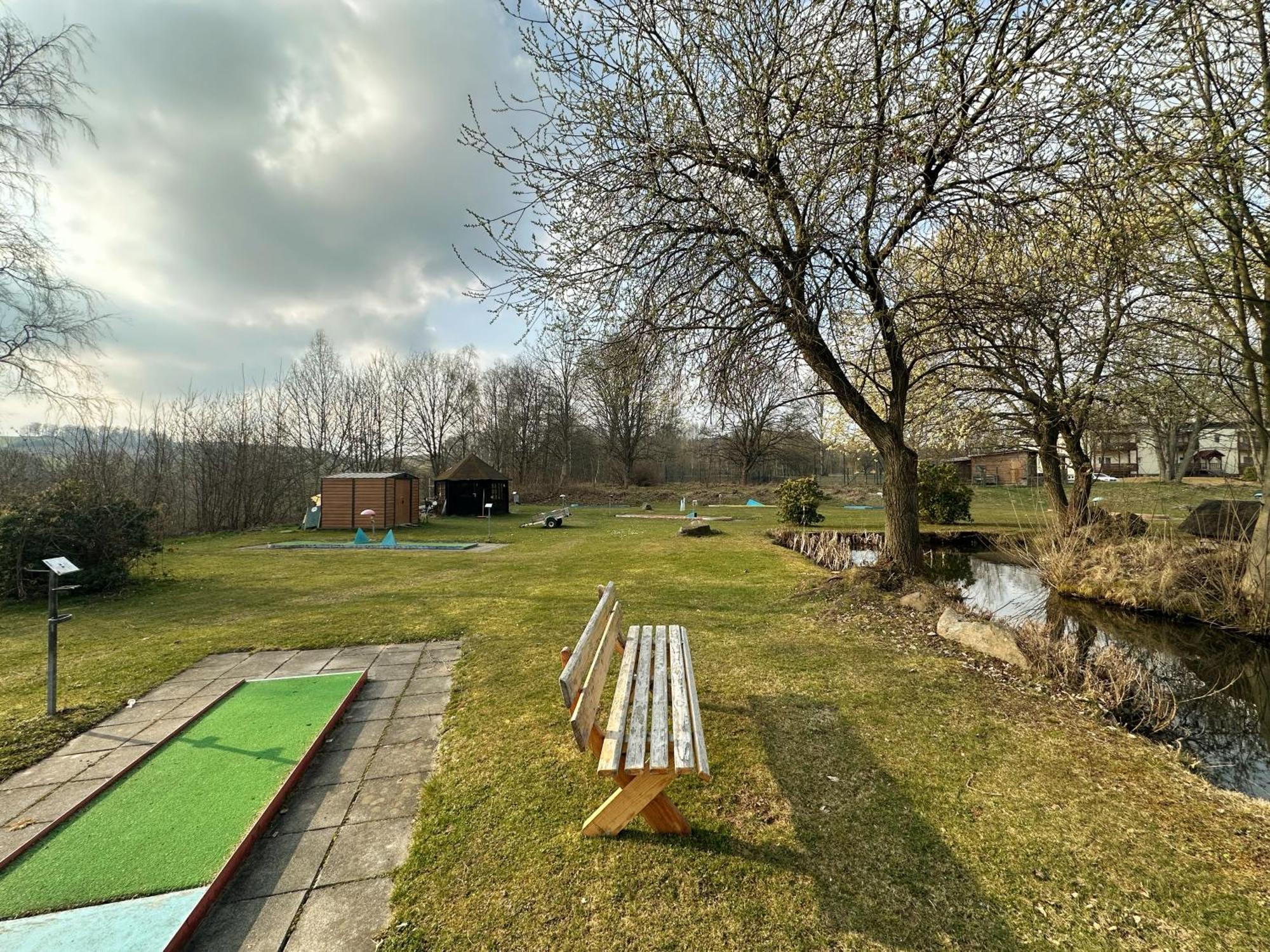 Hotel Am Laerchenberg I Fruehstueck, Wlan, Parkplatz Schirgiswalde-Kirschau Dış mekan fotoğraf