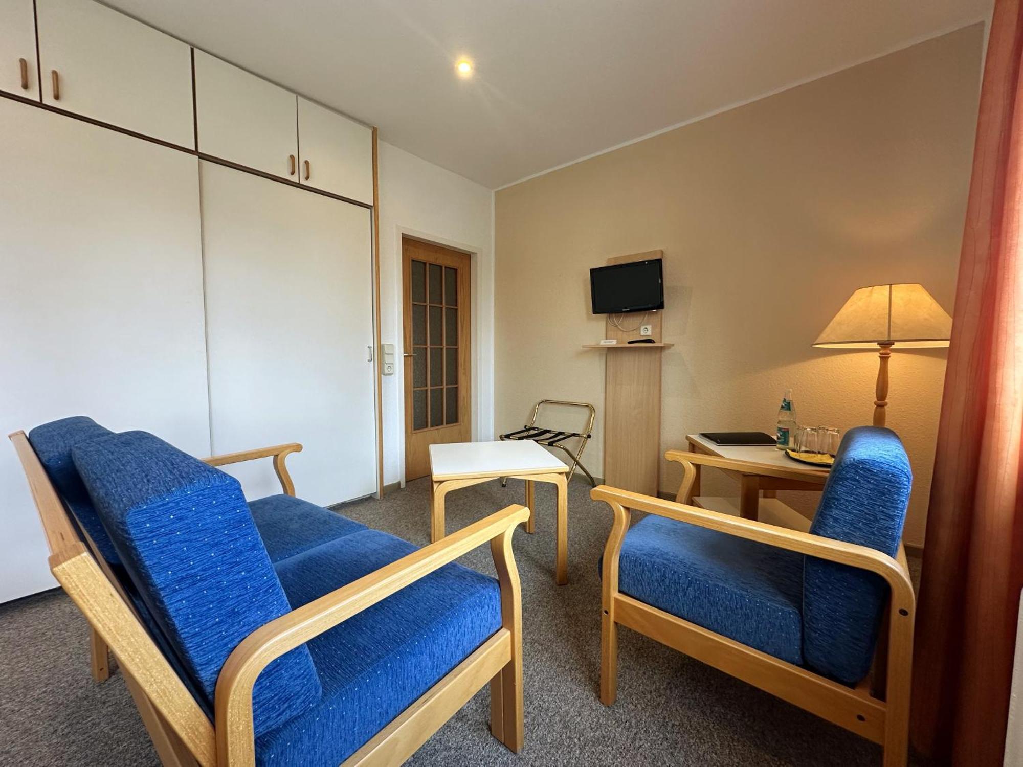 Hotel Am Laerchenberg I Fruehstueck, Wlan, Parkplatz Schirgiswalde-Kirschau Dış mekan fotoğraf