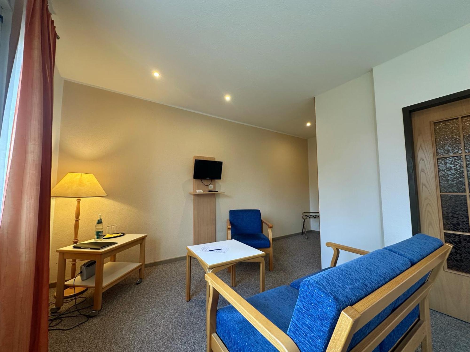 Hotel Am Laerchenberg I Fruehstueck, Wlan, Parkplatz Schirgiswalde-Kirschau Dış mekan fotoğraf