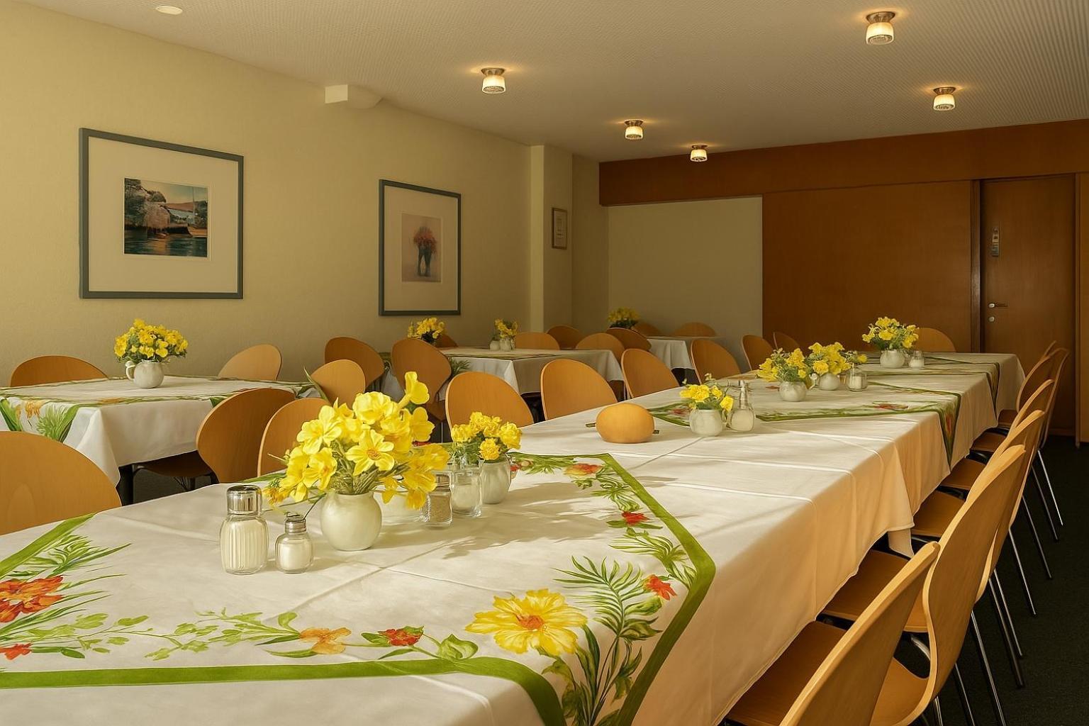 Hotel Am Laerchenberg I Fruehstueck, Wlan, Parkplatz Schirgiswalde-Kirschau Dış mekan fotoğraf