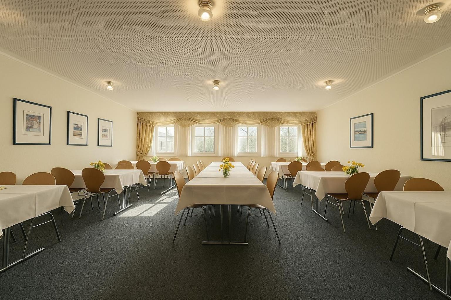 Hotel Am Laerchenberg I Fruehstueck, Wlan, Parkplatz Schirgiswalde-Kirschau Dış mekan fotoğraf